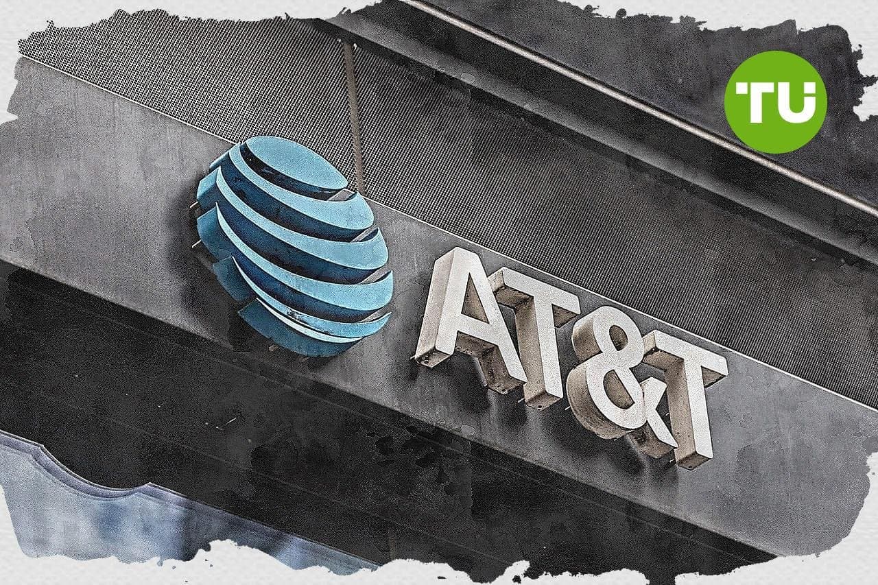 Stronger NASA-related connectivity sees AT&T stock drop amid ongoing bearish signals