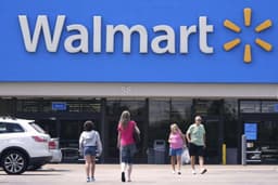 Walmart hikes discounts for shoppers amid tariff uncertainty