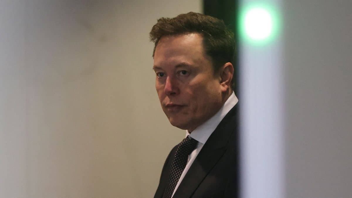 Elon Musk Backs Andrej Karpathy Amid Claude Tag ...