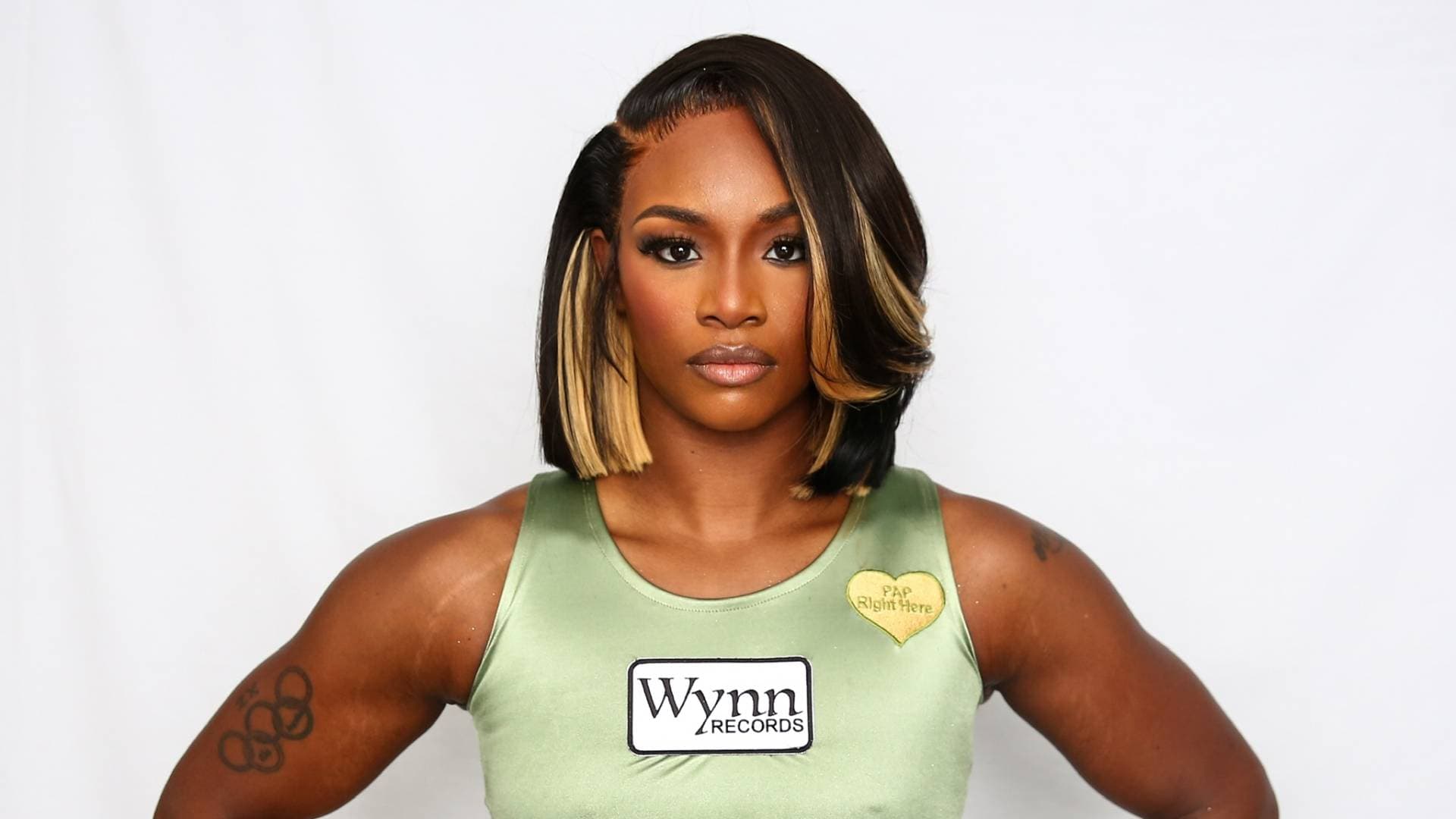 What time is Claressa Shields vs. Kaye Scott? Ringwalk ...