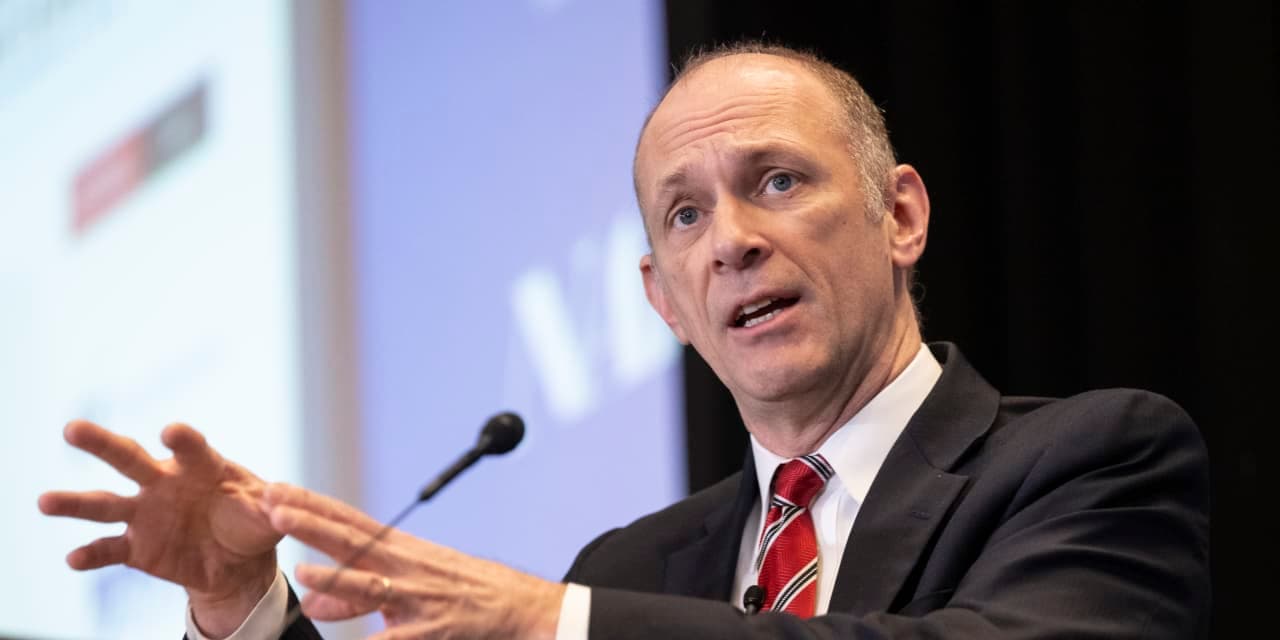 Chicago Fed’s Goolsbee Throws Cold Water on Interest Rate Cuts - Barron's