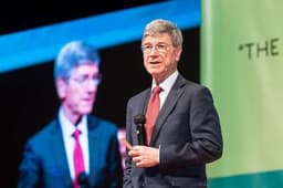 Jeffrey Sachs: “I Am a Defender of Ukraine” — NATO Fights to the Last Ukrainian