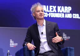 Palantir stock wins accolades from this analyst. Why it isn’t a buy just yet.