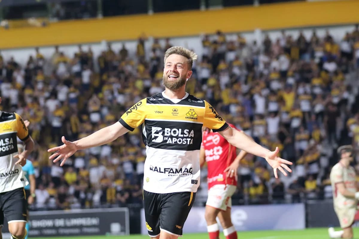 Criciúma beat rivals Vila Nova to stretch Série B lead