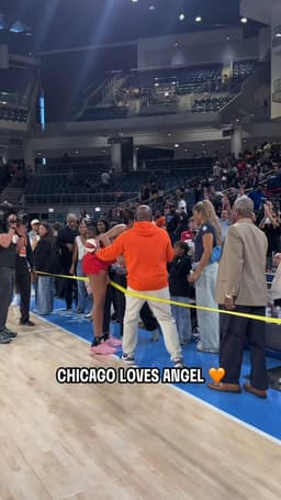 @WNBA: Angel Reese gets all the love back in Chicago 🥹

Reese put on a show, dropping 17 PTS &amp; 17 REB i...