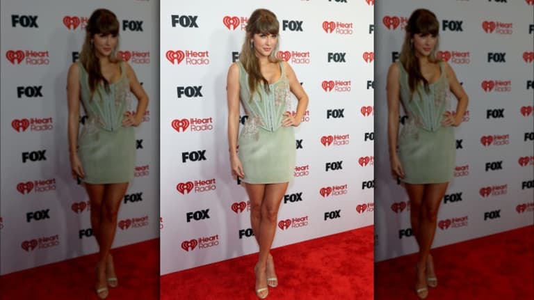 Taylor Swift's killer legs stole the show (& saved her 'fit) at the 2026 ...