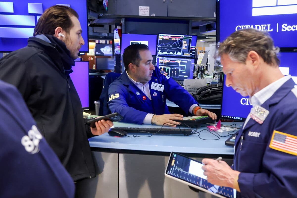 Big Tech’s Cause for Hope: Link Between Mag 7, S&P 500 Is Broken - Bloomberg