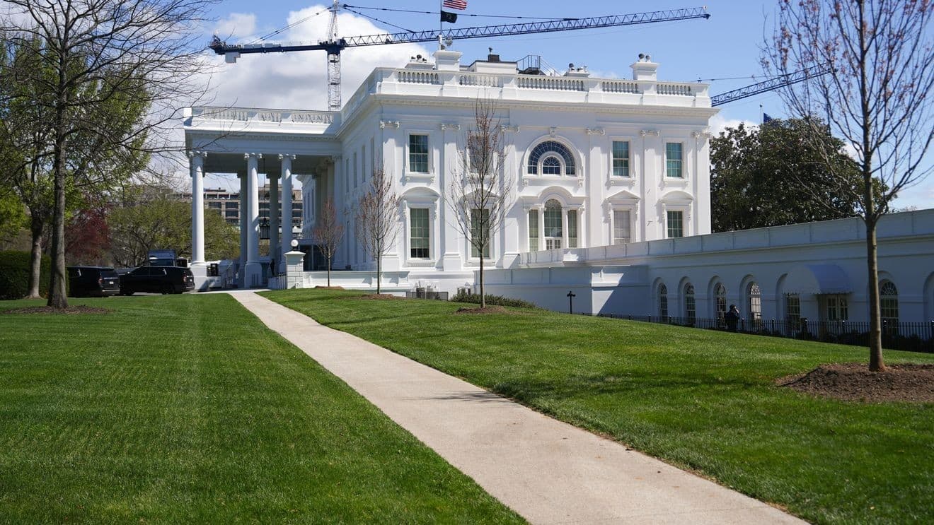 Appeals court lets Trump resume White House ballroom construction for one week