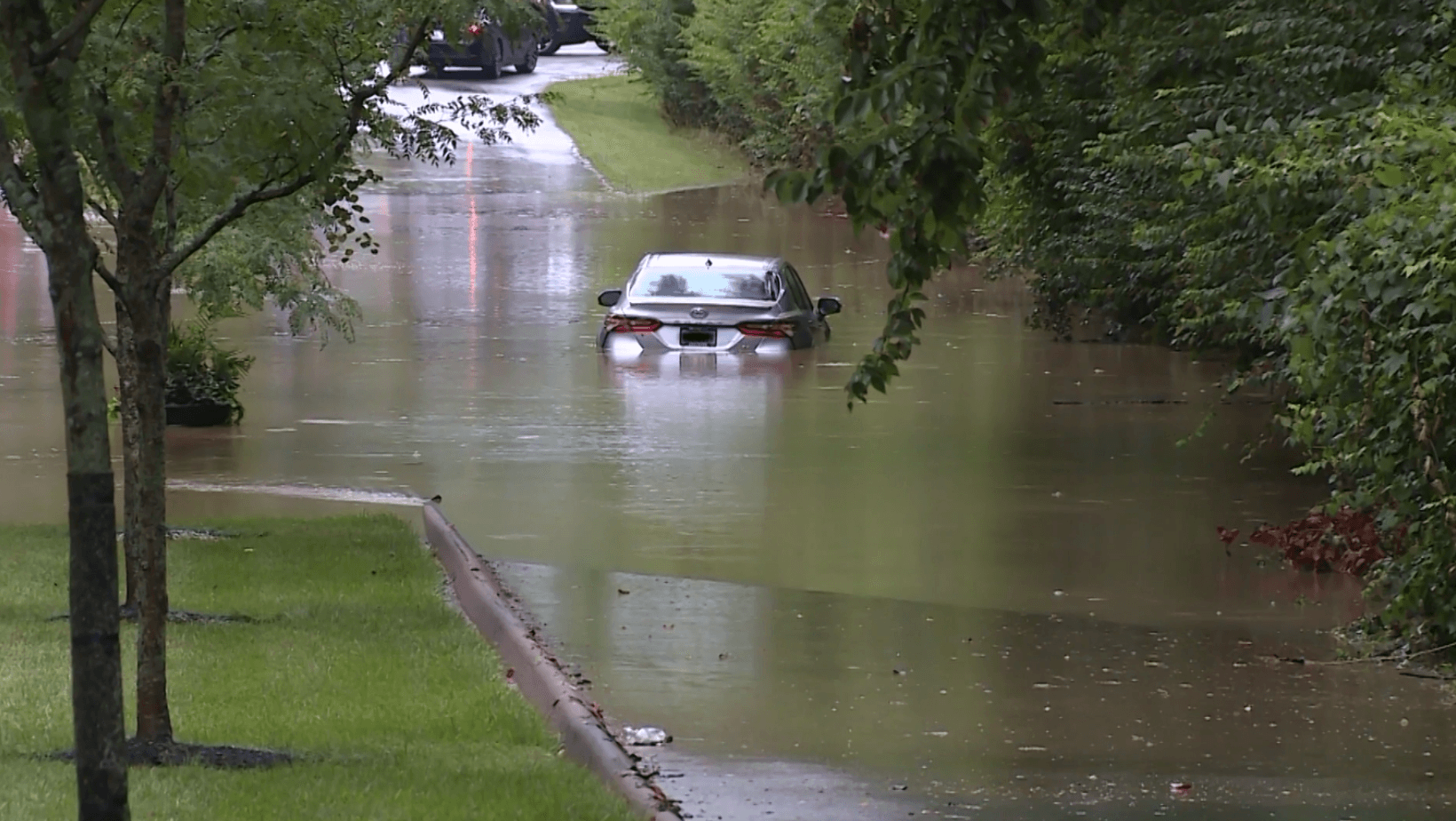 Major flash flooding across Cincinnati with 40+ water rescues, now fatal; recovery underway