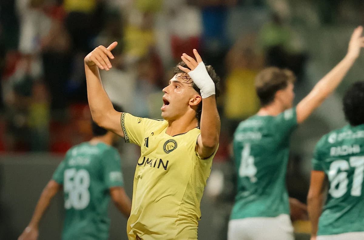 Brazilian sent off in bizarre incident, but Al-Nassr turn it round