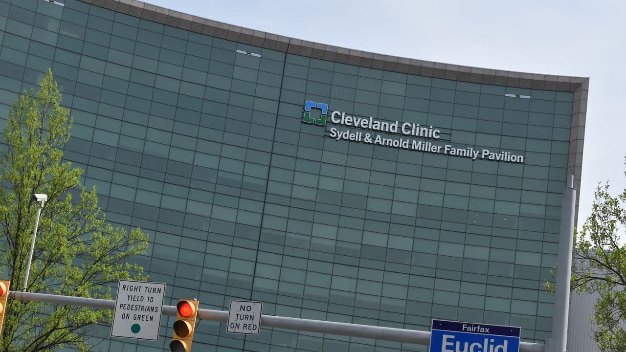 Cleveland Clinic partners with Luminai to use AI to streamline administrative work