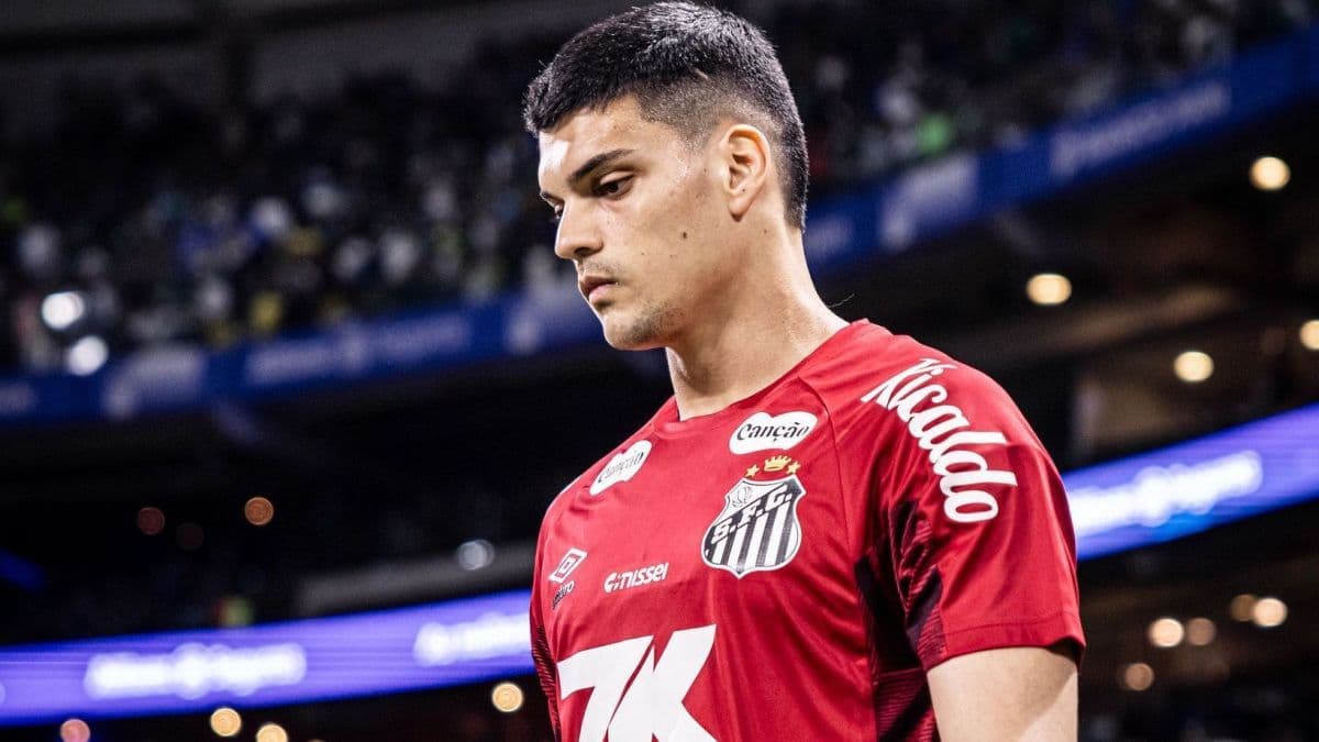 Gabriel Brazão desfalca o Santos por tempo indeterminado com ...