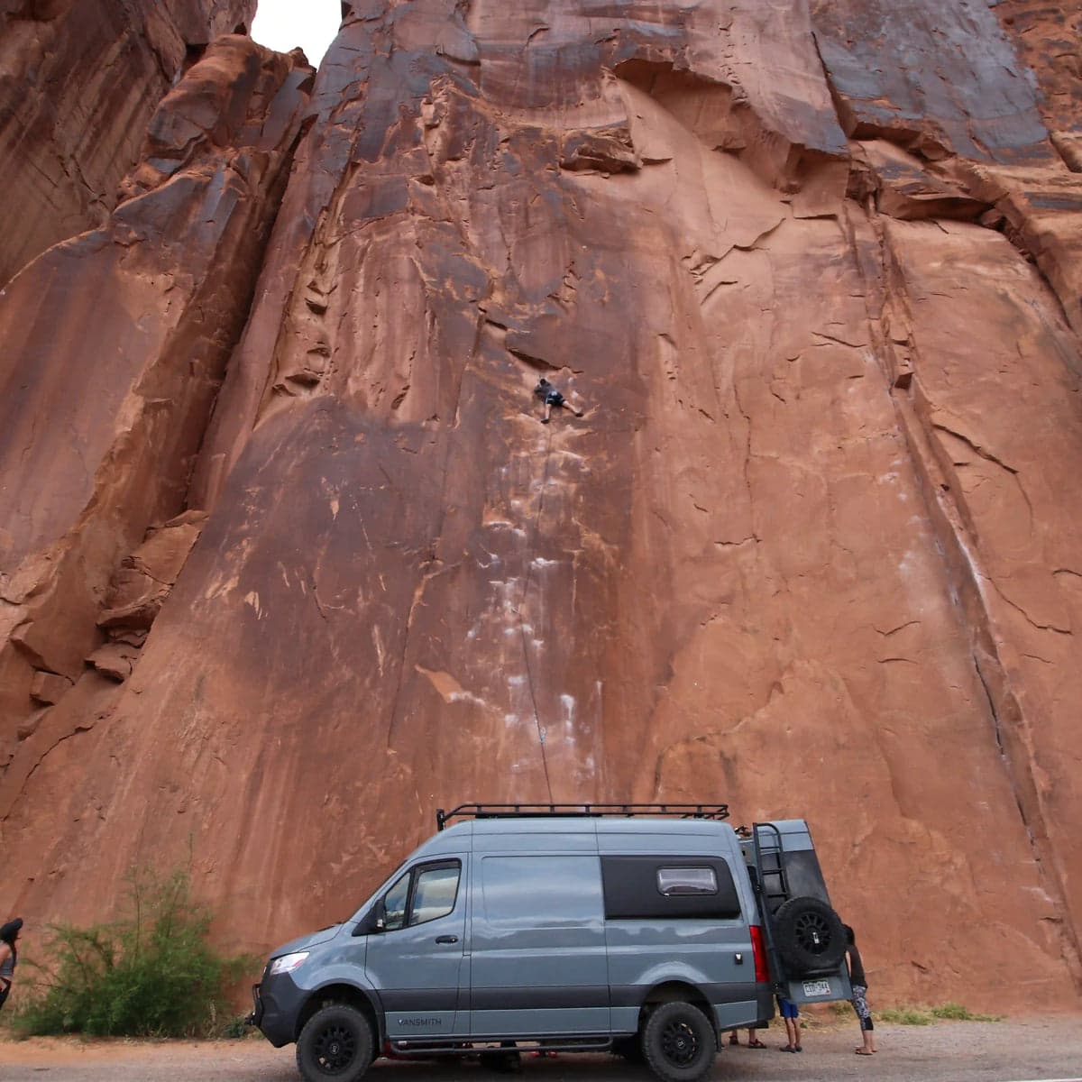 What to Do If Your 4x4 Camper Van Breaks Down