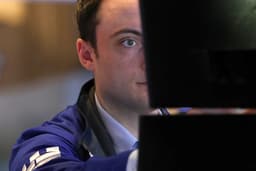 Stock market today: Dow, S&P 500, Nasdaq futures fall entering shortened week featuring jobs data, war uncertainty