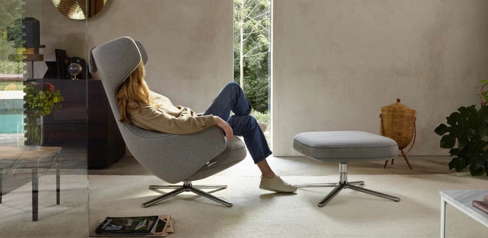 Mansion/villa tours and promo are noisy/spec-light