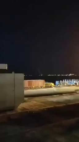 @Osinttechnical: Numerous airstrikes reported in the western Iranian city of Abadan tonight.  https://t.co/yJ1ieQH7pV