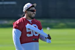 @RapSheet: Long-time #Bucs DT Vita Vea has requested a trade, sources say. 

Vea had hoped for a long-term cont...
