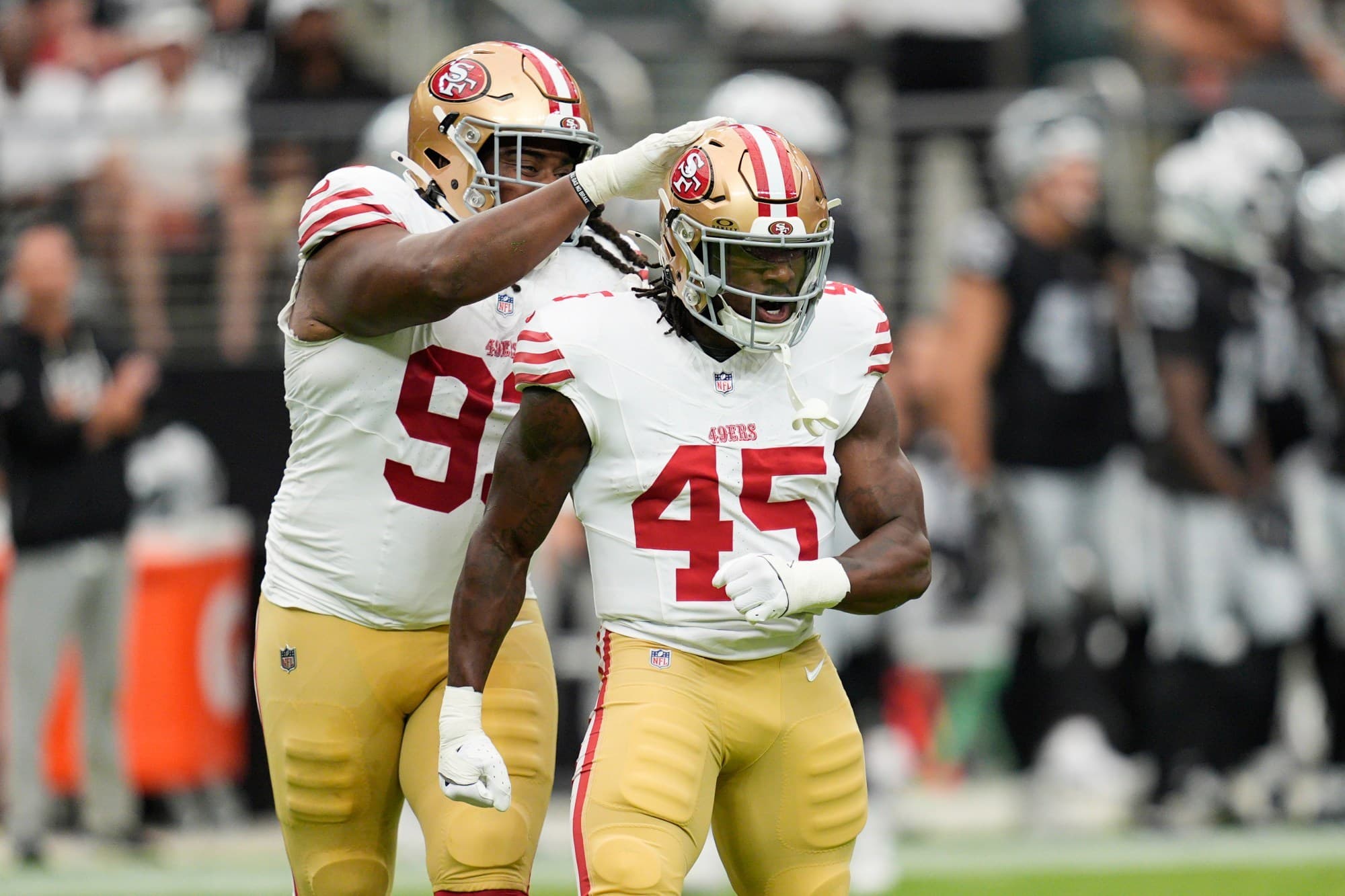 49ers re-sign safety Davis, move linebacker Martin onto IR