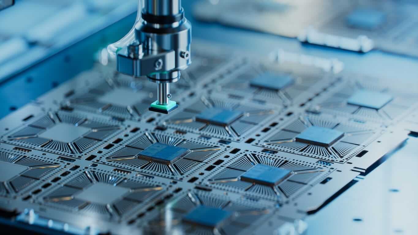 How Is Microchip Technology's Stock Performance Compared to Other Semiconductor Stocks?