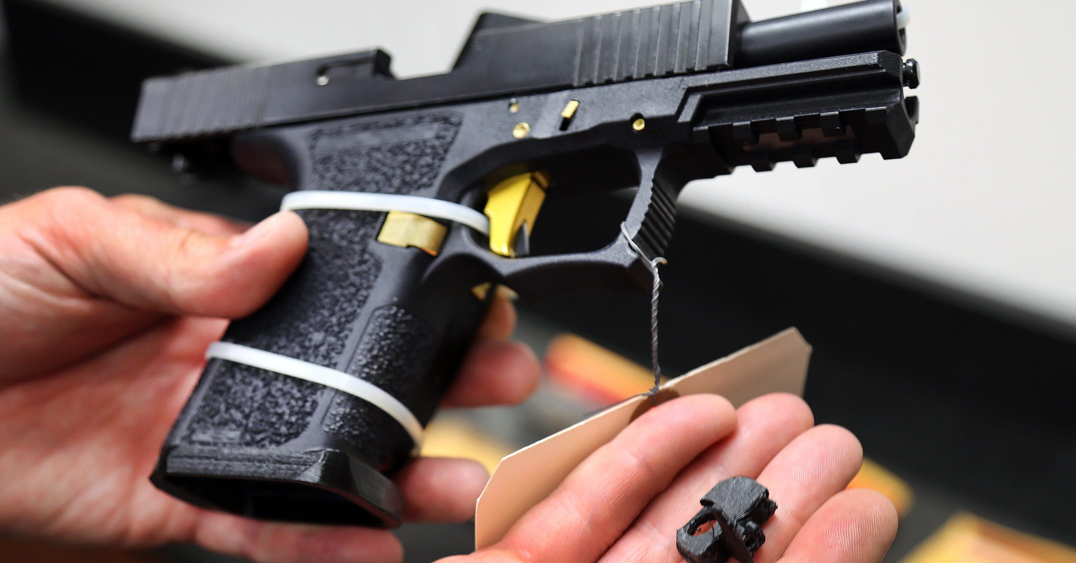 Illinois Lawmakers Push Gun Redesign Mandate Over ‘Switch’ Conversion Threat