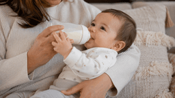 Overfeeding Infant Symptoms: Signs and Feeding Tips