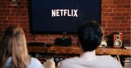 Netflix reaches 325 Million subscribers, as engagement per user shows signs of softening - Señal News