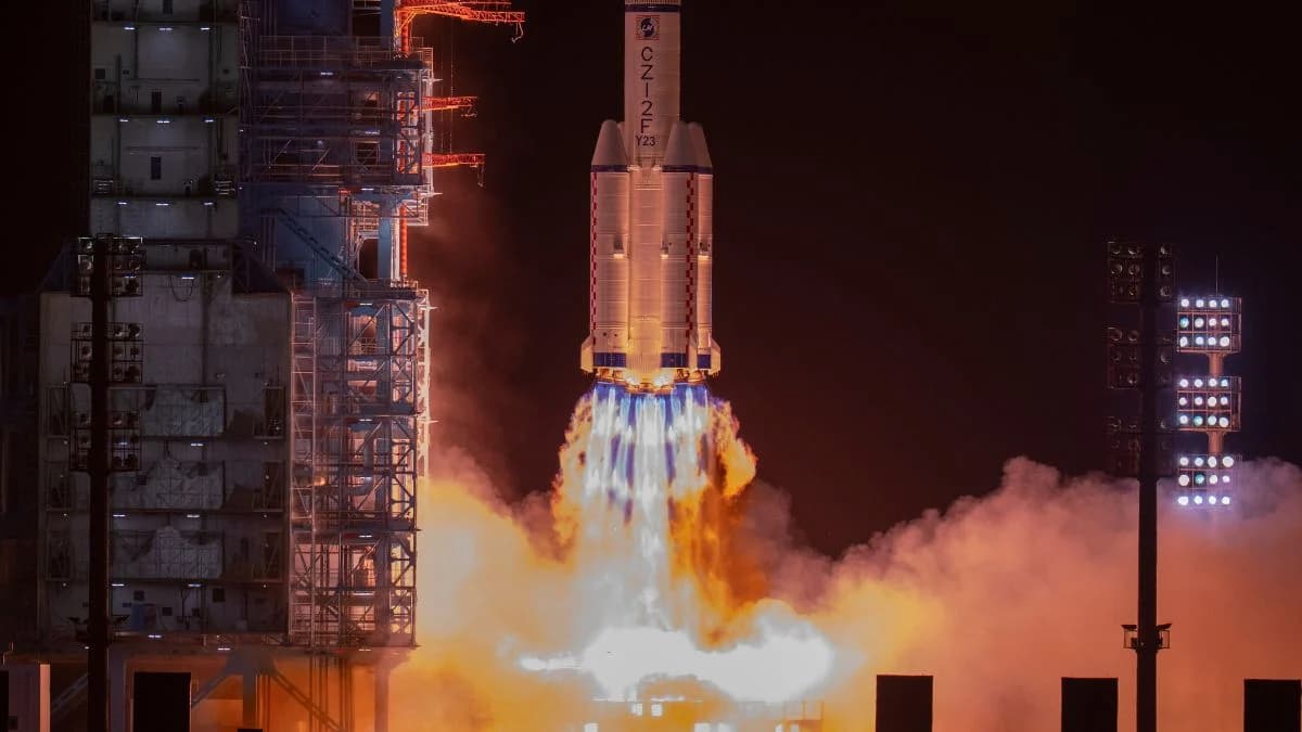 Space race heats up: China challenges Artemis