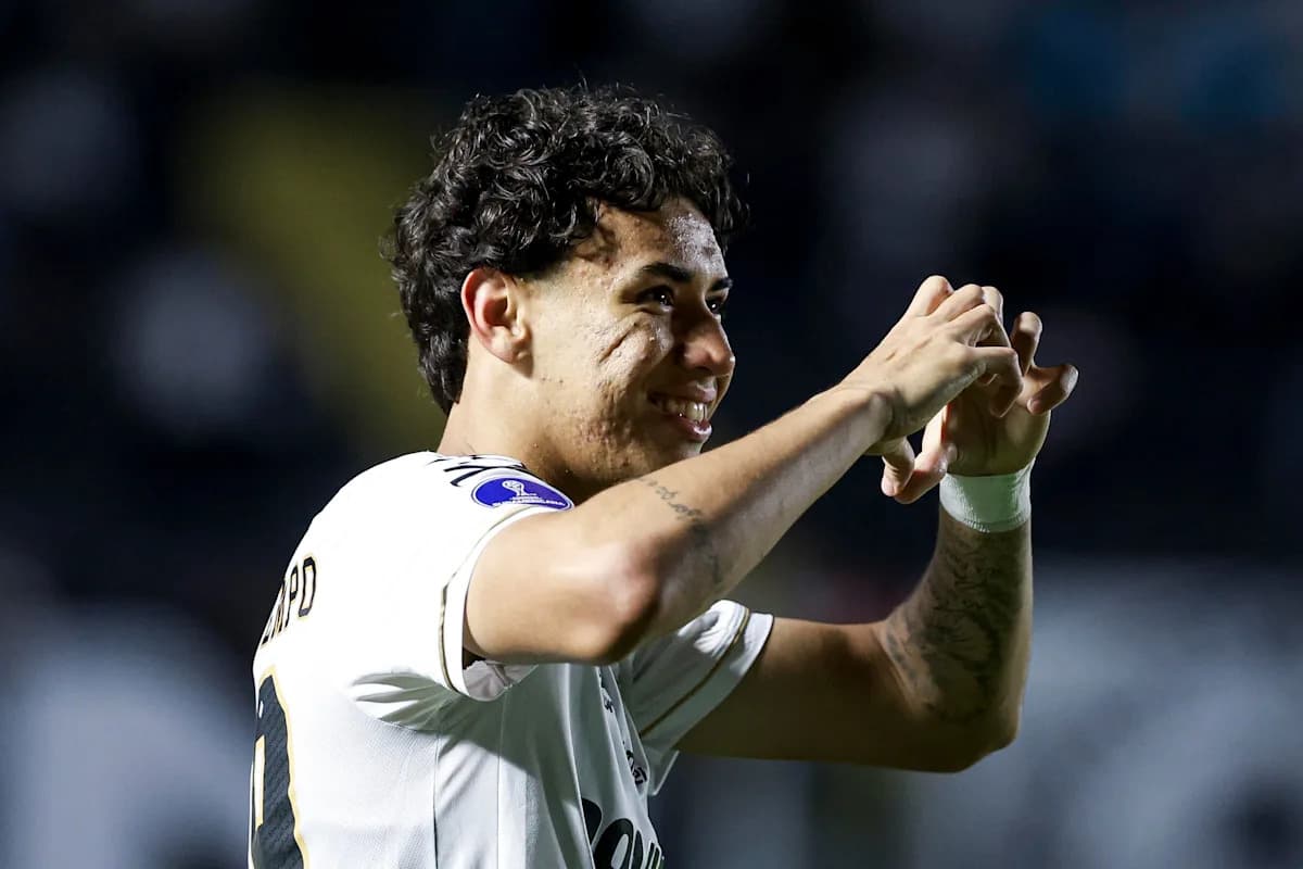 Bayern Munich chasing Santos midfielder Gabriel ...
