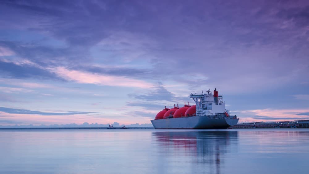 Pakistan Rushes to Secure LNG as Summer Power Demand Surges