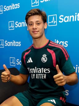 @realmadriden: 🤩 @10ArdaGuler is back! 🤩 
✅ Medical
🏥 Hospital Blua @Sanitas Valdebebas https://t.co/1ZkcYCtPMb