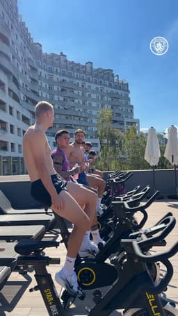 @ManCity: Warm weather recovery 🌊 https://t.co/ti7qK875tm