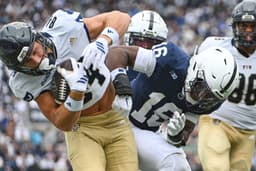 Transfer QB leads a revamped FIU roster that has higher ...