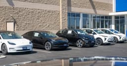 Trump Iran Threats Push Oil Higher as Drivers Flock to Used EV Lots