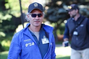 Palantir CEO calls closed AI firms 'bourgeois,' blasts ...