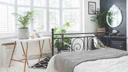The simple furniture trick that makes a small bedroom look bigger