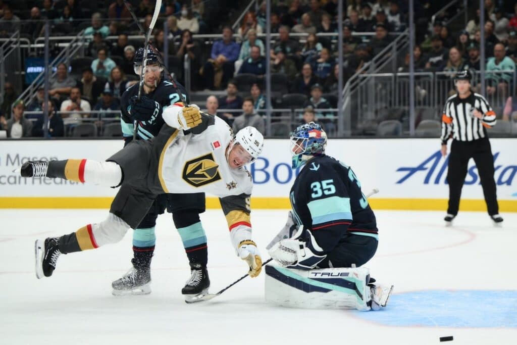 Golden Knights score 3 special teams goals, rout Kraken