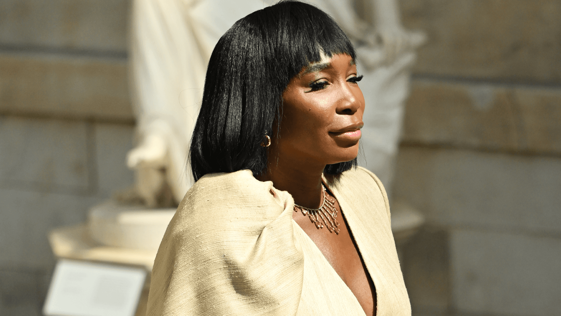 The Underrated Split-Hem Denim Trend Just Won Venus Williams's French Open Approval
