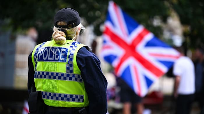 Police in England and Wales told to halt AI use in court statements