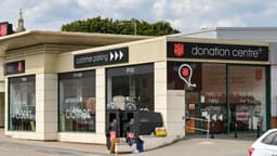 Couple leave 'hidden gem' charity shop with Le Creuset and Ralph Lauren at 'insane' prices - The Mirror