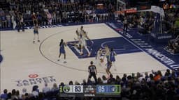@WNBA: WNBA HISTORY 🔥

Kayla McBride sets a new record with 10 made three pointers! https://t.co/AOMuABkxnN
