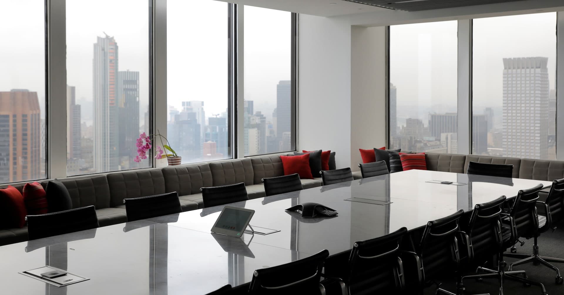 PENN settles with activist investor HG Vora, appoints three new directors | Reuters