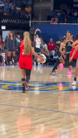@WNBA: AND-1 🫡

Jordin gets the bucket to fall after setting up the @AtlantaDream offense https://t.co/Jw2I...