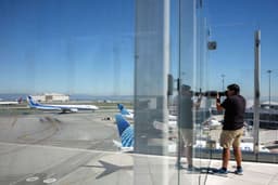 SFO's best-kept secret is a free observation deck you can visit without a boarding pass