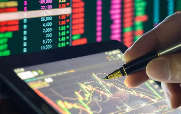 Palantir vs. UiPath: Which AI-First Software Stock is a Buy?