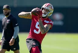 @AdamSchefter: 49ers WR Mike Evans is not practicing today due to a quad strain. https://t.co/Z47xW3cLzB