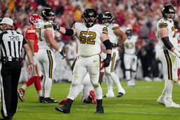 @RapSheet: The #Giants are adding to their O-line as they get ready to begin their offseason conditioning progr...