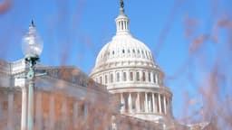 Bipartisan bill aims to boost paid family leave