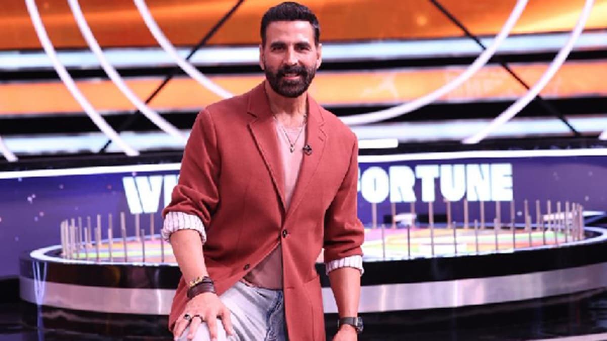 Wheel Of Fortune Episode: Akshay Kumar reveals how his college crush got him beaten up - Filmibeat