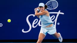 Świątek reaches Cincinnati semis as Rybakina forced to ...