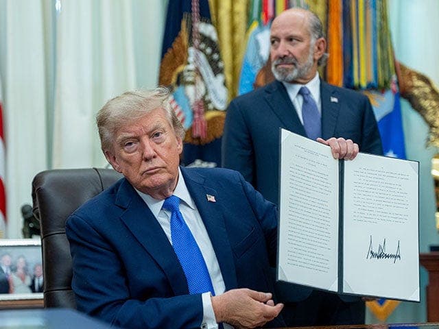 President Trump Signs Orders That End Birth Tourism, Limit Birthright Citizenship